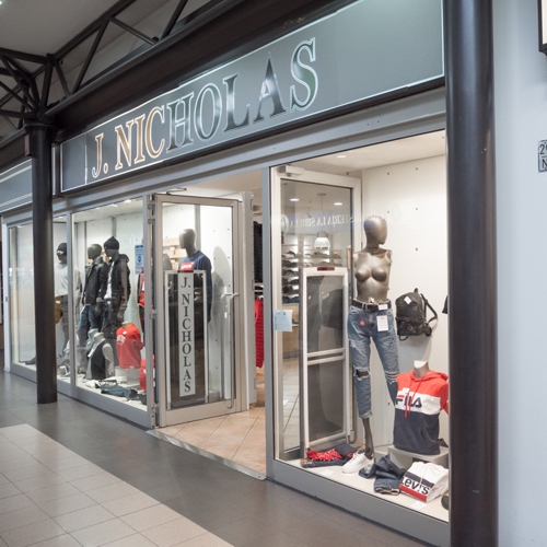 Centro Commerciale Euro Torri | J. NICHOLAS abbigliamento